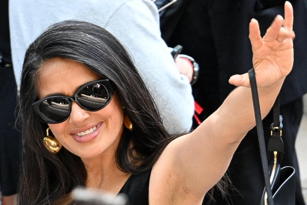    Сальма Хайек показала поседевшие волосы LEGION-MEDIA