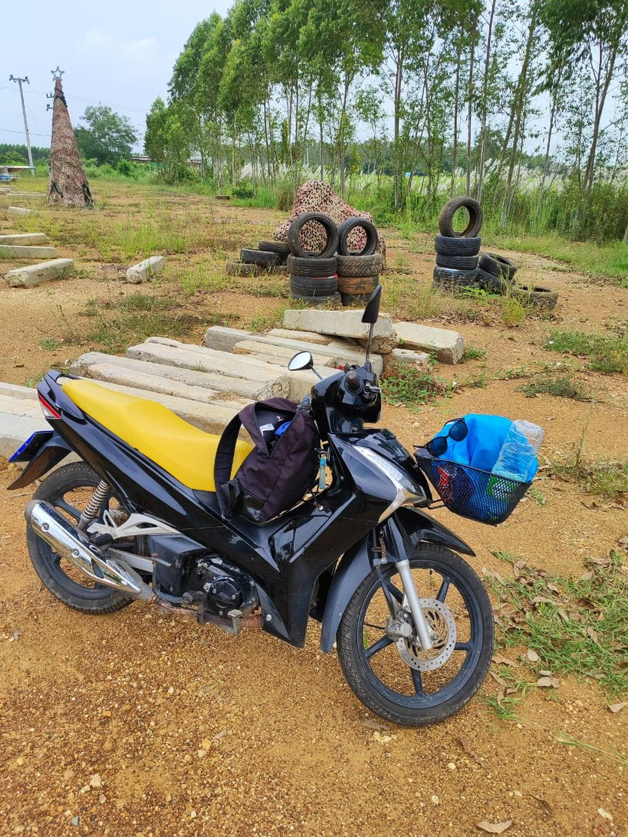 Из-за этого транспортного средства и  начался весь сыр-бор. 