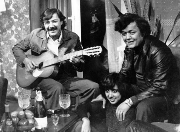 Рустам Сагдуллаев и Ровшан Агзамов в фильме "Какие наши годы". Фото- Яндекс-картинки