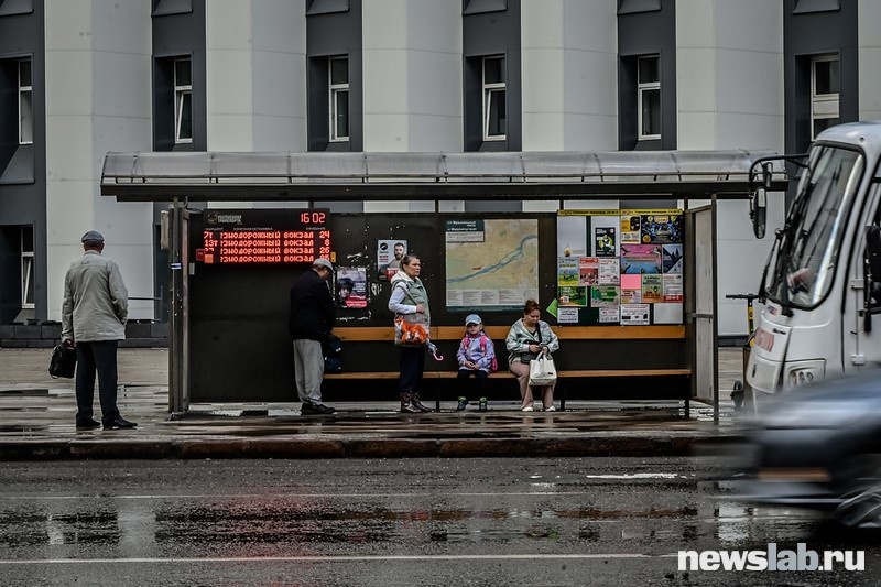 Тысячи красноярцев ежедневно пользуются общественным транспортом