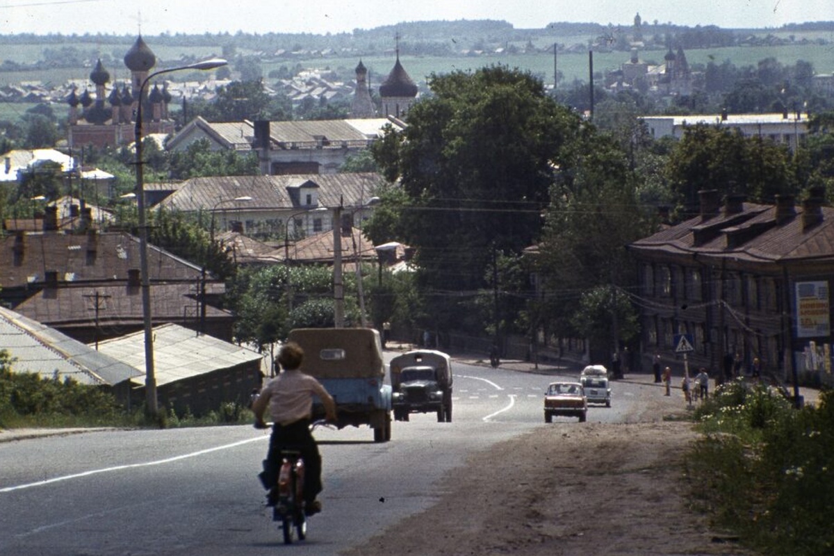 Улица Урицкого, 1976-1980гг. (Автор: Черных Георгий Михайлович)