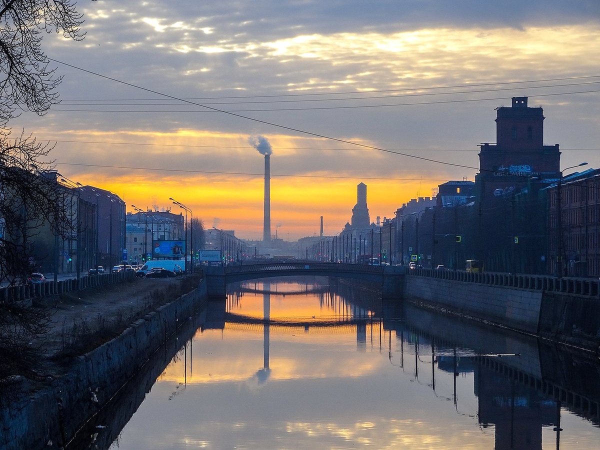 © Nick Shul / Wikimedia Commons / CC BY-SA 4.0 Обводный канал в Санкт-Петербурге, 2016 г.) 