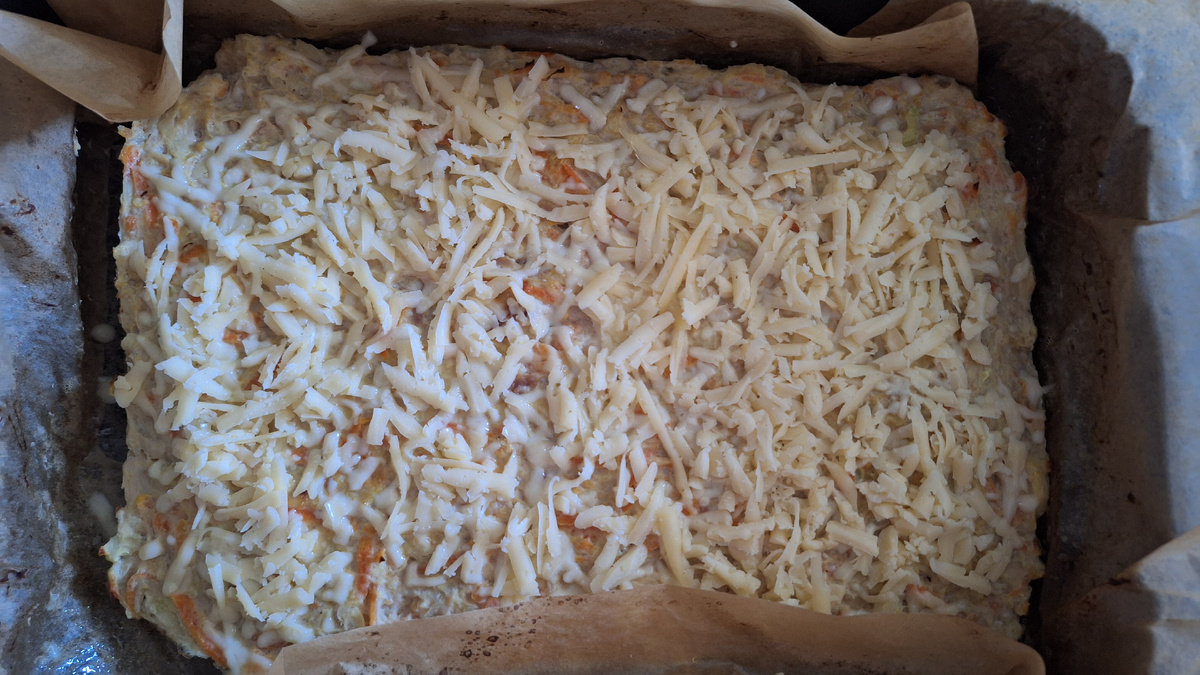 Фото автора. Запеканка, посыпанная тёртым сыром