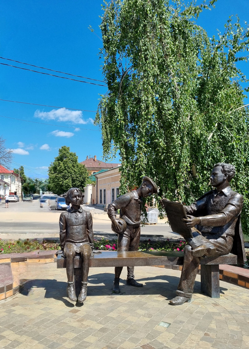 Памятник Н.Н.Жукову. Фото автора статьи.