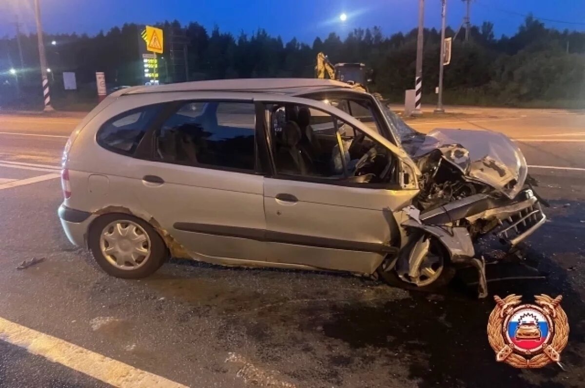    На М-10 под Вышним Волочком в ДТП пострадали четыре человека