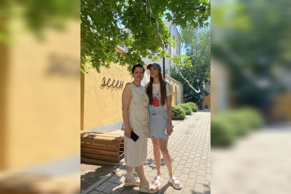    Виктория прогулялась по музейному дворику Эссен. Фото: Оренбургский губернаторский музей