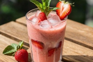 Сладкое спасение от жары: дынно-клубничный смузи за 5 минут  📷
