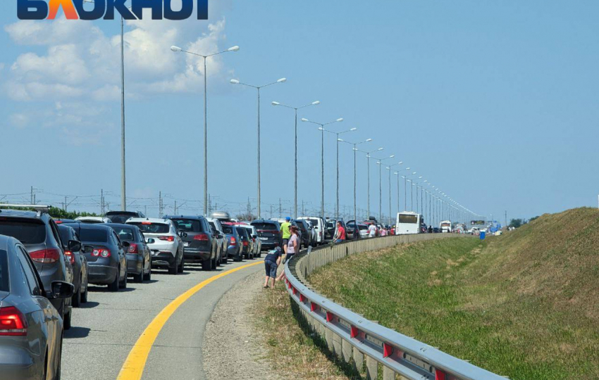 Дороги к Черному морю встали от наплыва отдыхающих
