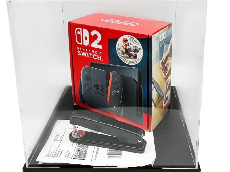    На аукцион выставили степлер, которым продавцы испортили Nintendo Switch 2