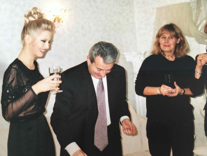 Людмила справа.