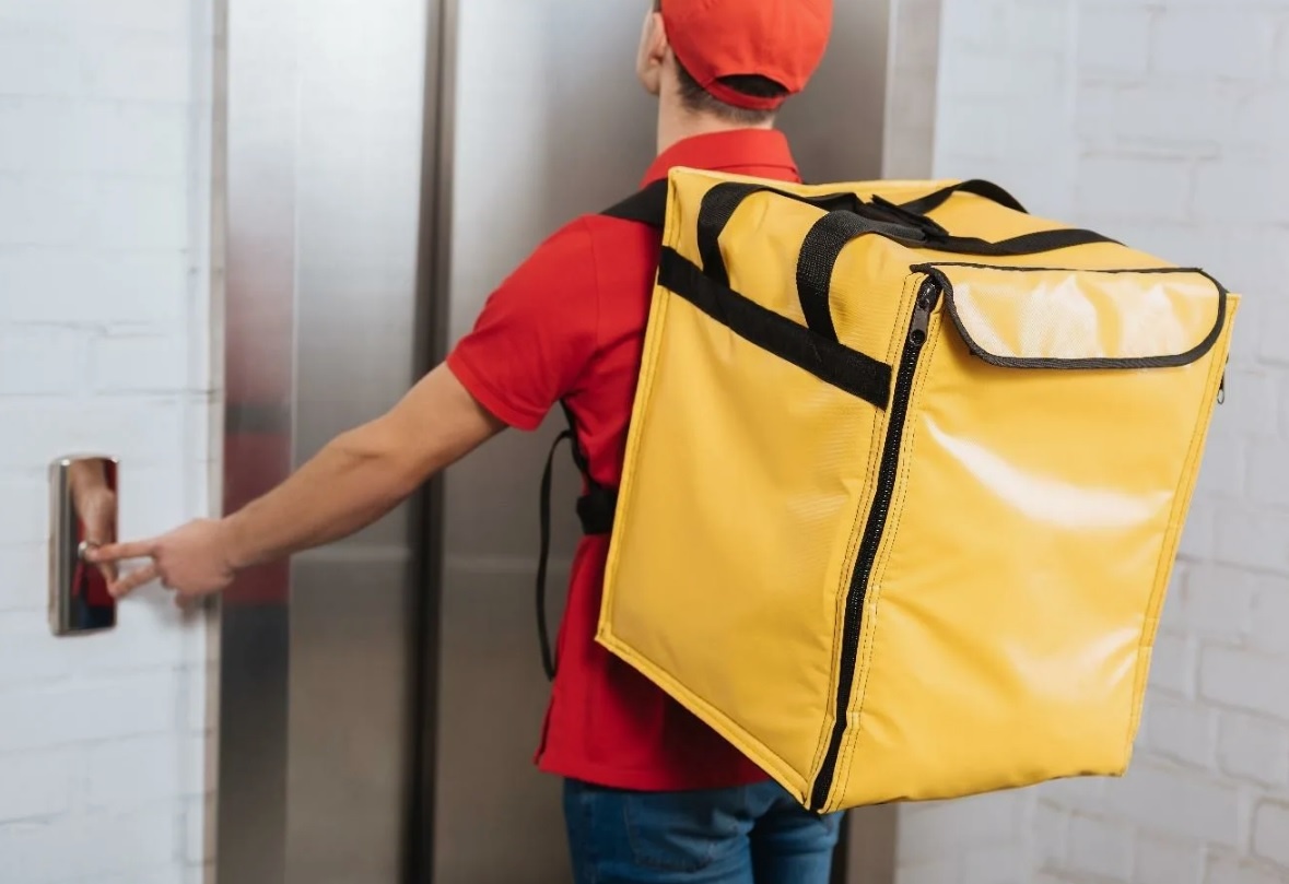 Каждый курьер может получить бонусы на работе. Фото: из открытых источников