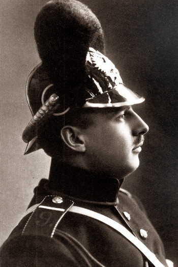 Вольноопределяющийся-драгун (не В.М.Кульчицкий, на фото - "вольнопер", как их называли в армии, 9-го Казанского драгунского полка, хорошо виден кант вольноопределяющегося на погонах).