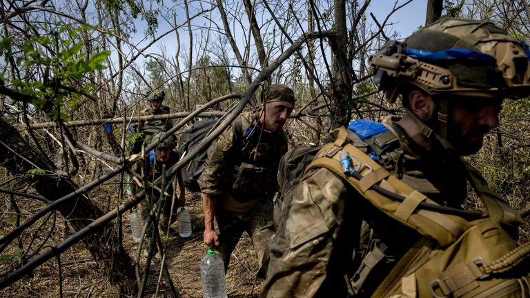 © AP Photo / Efrem Lukatsky Украинские военнослужащие. Архивное фото