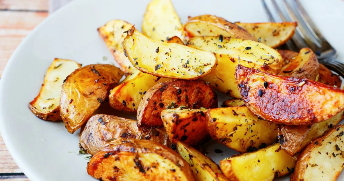 Фото с сайта: https://cache.marieclaire.fr/data/photo/w1200_h630_c1/cuisine/137/pommedeterre.jpg