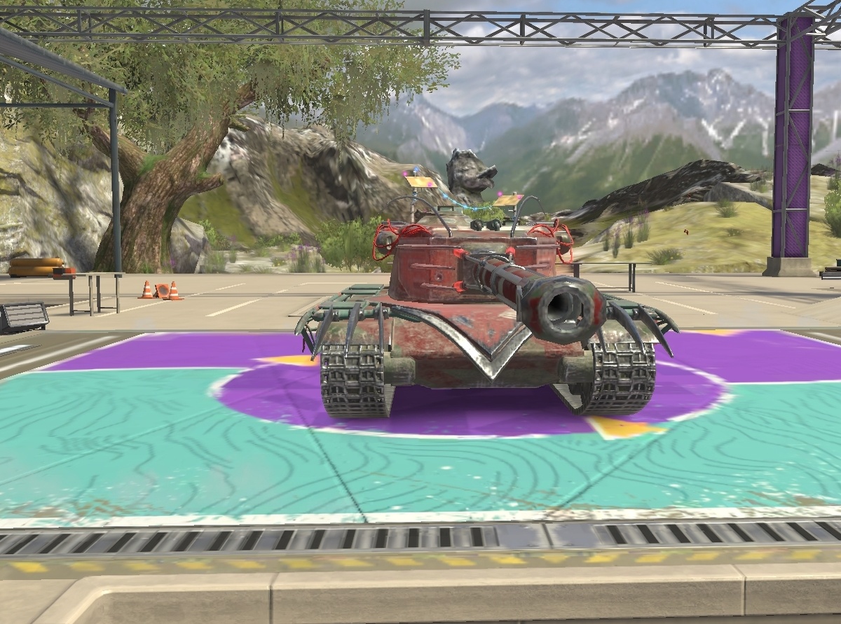 Камуфляж легендарный на нём достаточно любопытный. 