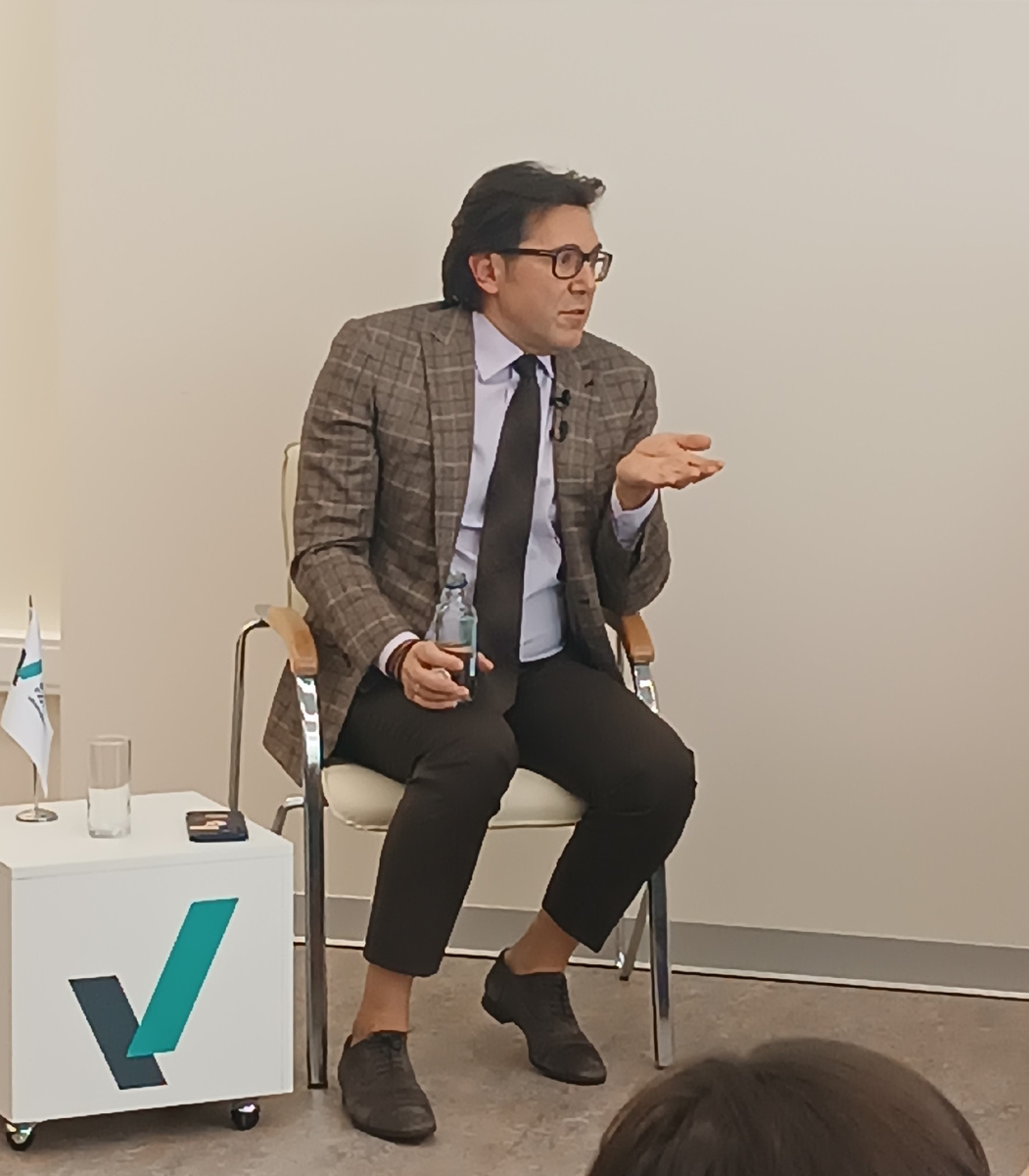 Андрей Малахов в офисе Благотворительного фонда Потанина, май 2025 год. Фото Андрея Мужщинского