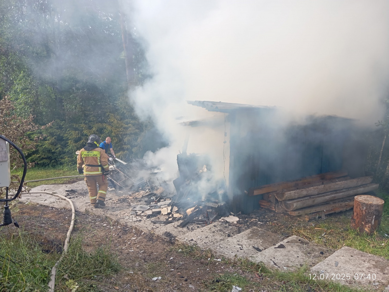    Сарай полыхал ранним утром в туристическом округе Карелии38 пожарно-спасательная часть г. Сортавала