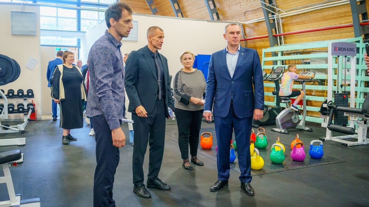    Руслан Кухарук посетил социальные объекты в Лямина и Сытомино