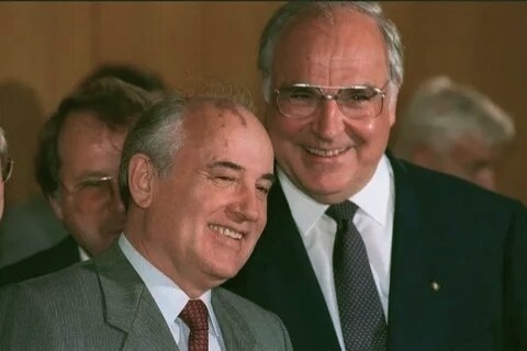 Из открытых источников в интернете. М.Горбачёв и Г.Коль.