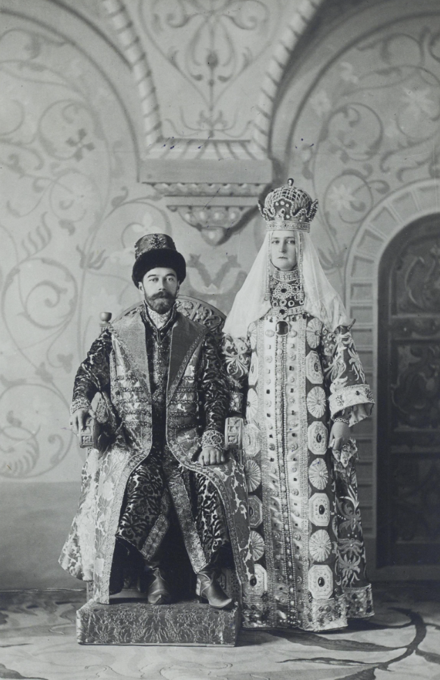 Николай II со своей супругой Александрой Фёдоровной