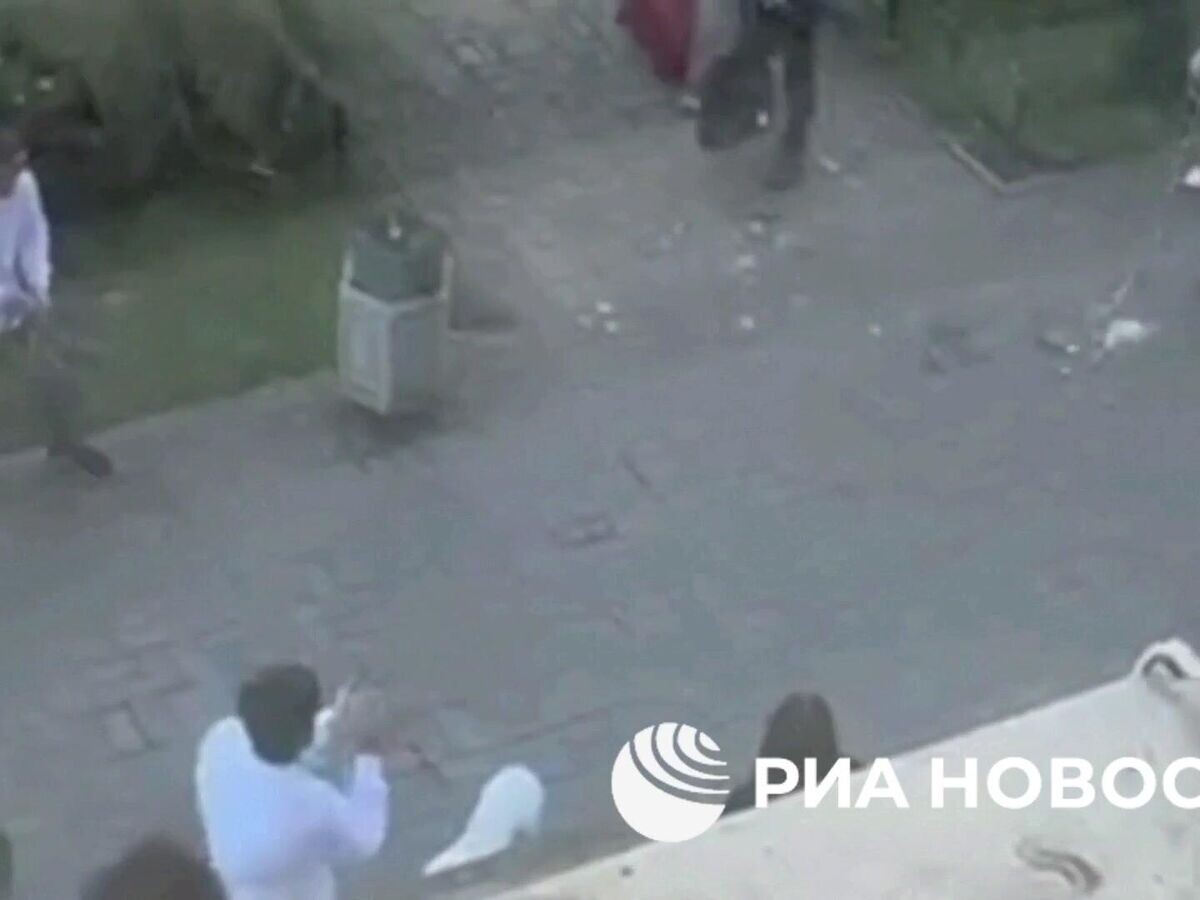    Задержание людей, устроивших стрельбу у ЗАГСа в Санкт-Петербурге © МВД РФ