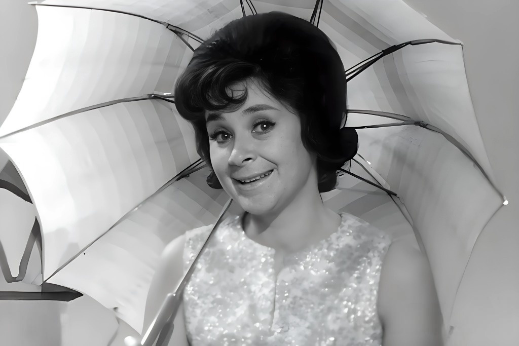 Тамара Григорьевна Миансарова — советская и российская эстрадная певица. Заслуженная артистка Украинской ССР, народная артистка России.