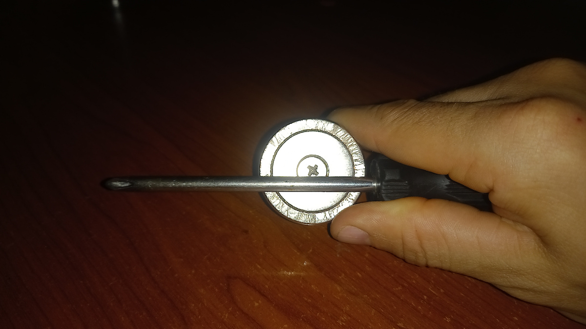 Как намагнитить отвертку магнитом