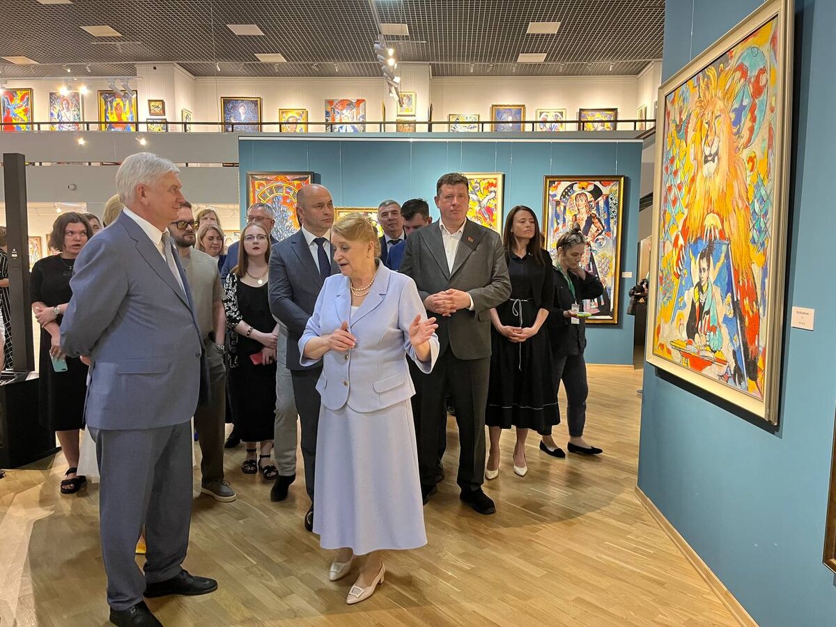 Вдова Александра Кищенко - Нина Кухаренко - подарила воронежсому музею свой портрет, написанный супругом