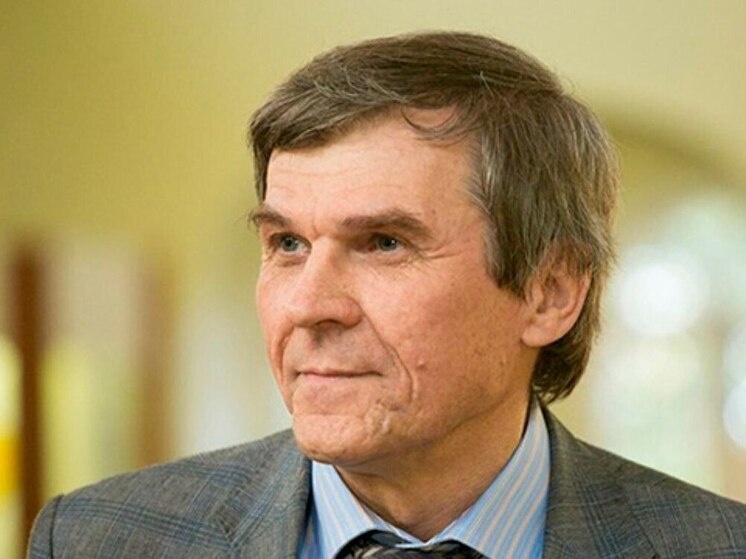     Будущий исследователь получил золотую медаль по окончании школы. Фото: Институт археологии Российской академии наук