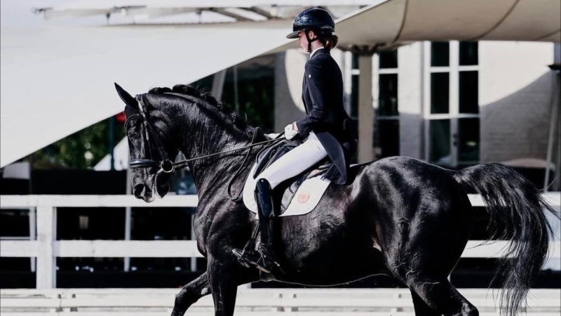    Дочь Германа Грефа отказалась от российского флага ради карьеры в конном спорте