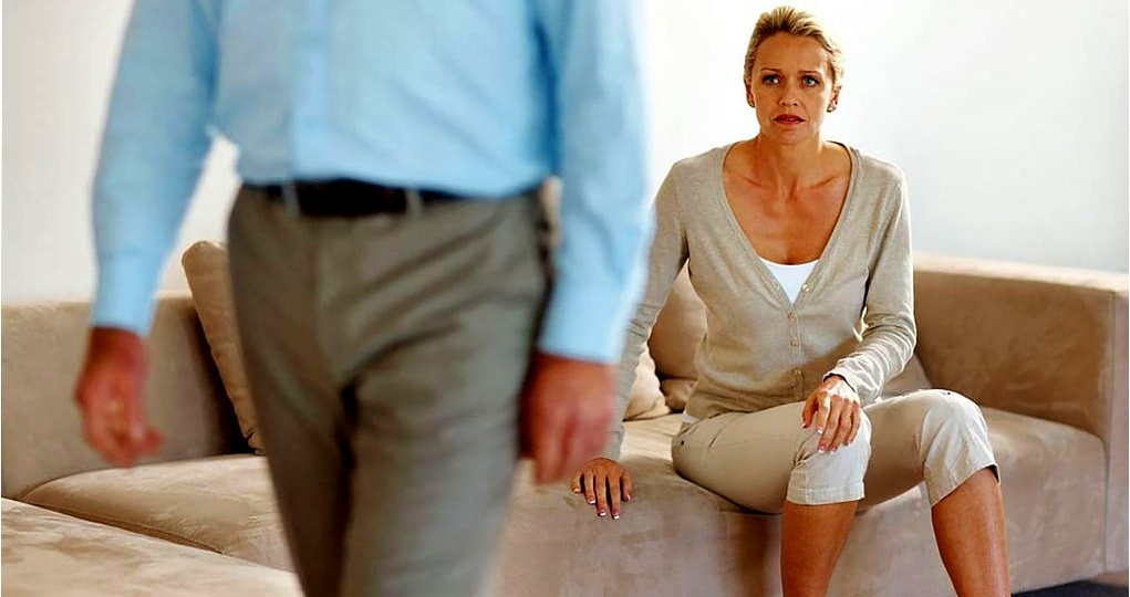 Муж ушел к молодой: как пережить измену после 50 — без мести и самоуничтожения. Инструкция от психолога