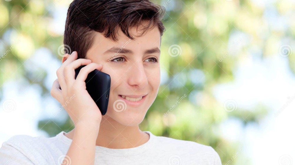    Телефон как семья для подростка