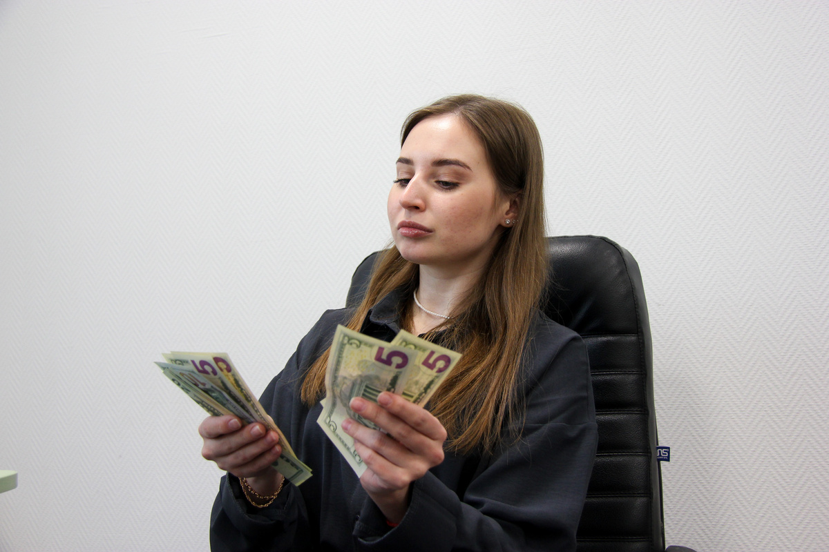 Рост МРОТ официально увеличит и социальные выплаты, что положительно скажется на благополучии граждан.  Фото: ФедералПресс / Дмитрий Шевалдин