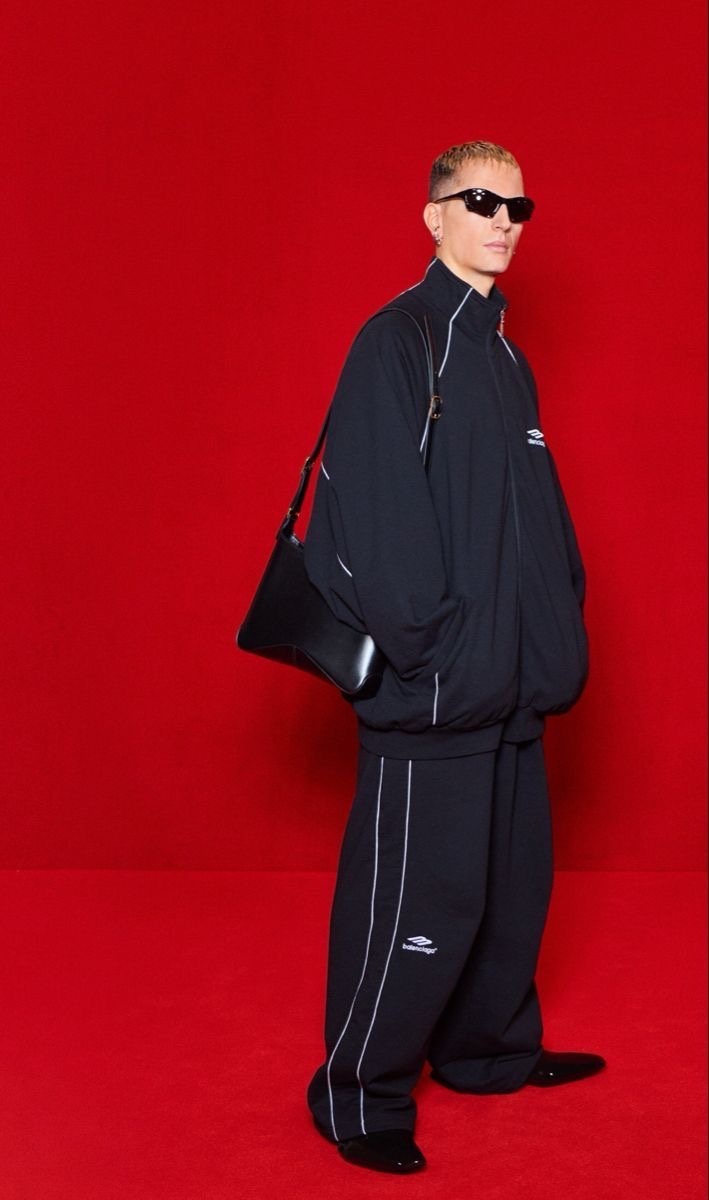 С показа Balenciaga 