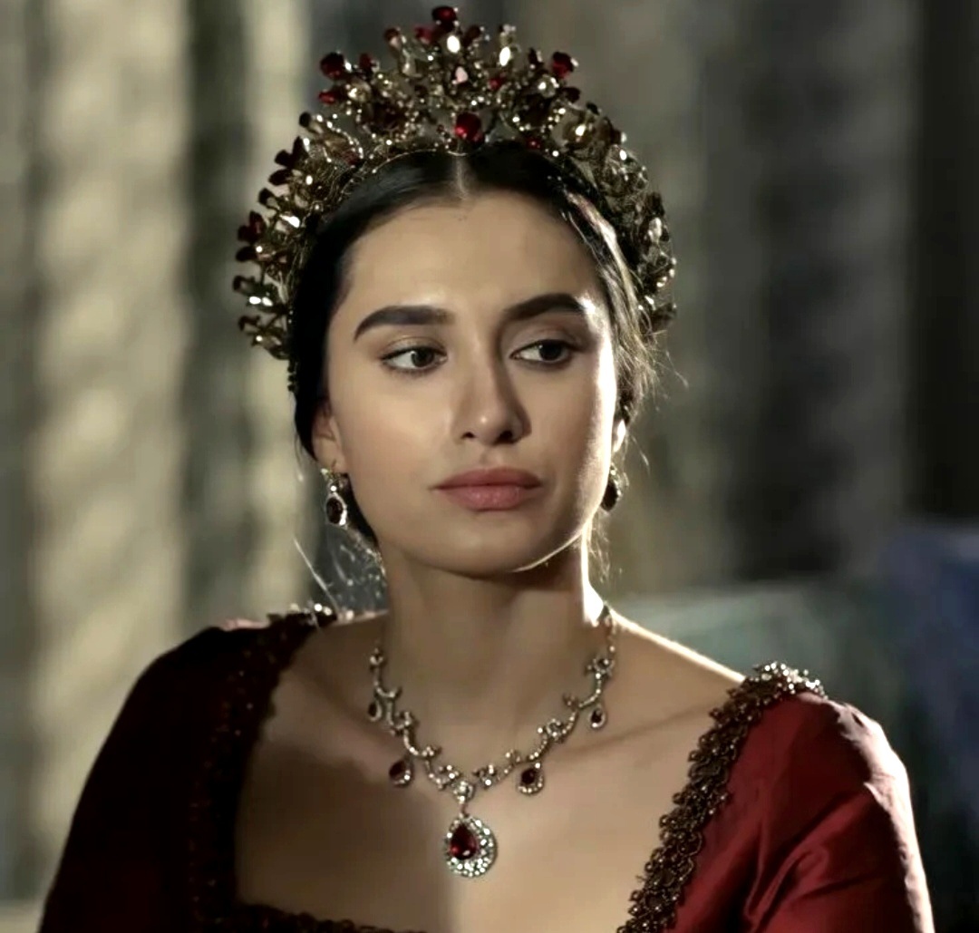 Валиде Турхан.