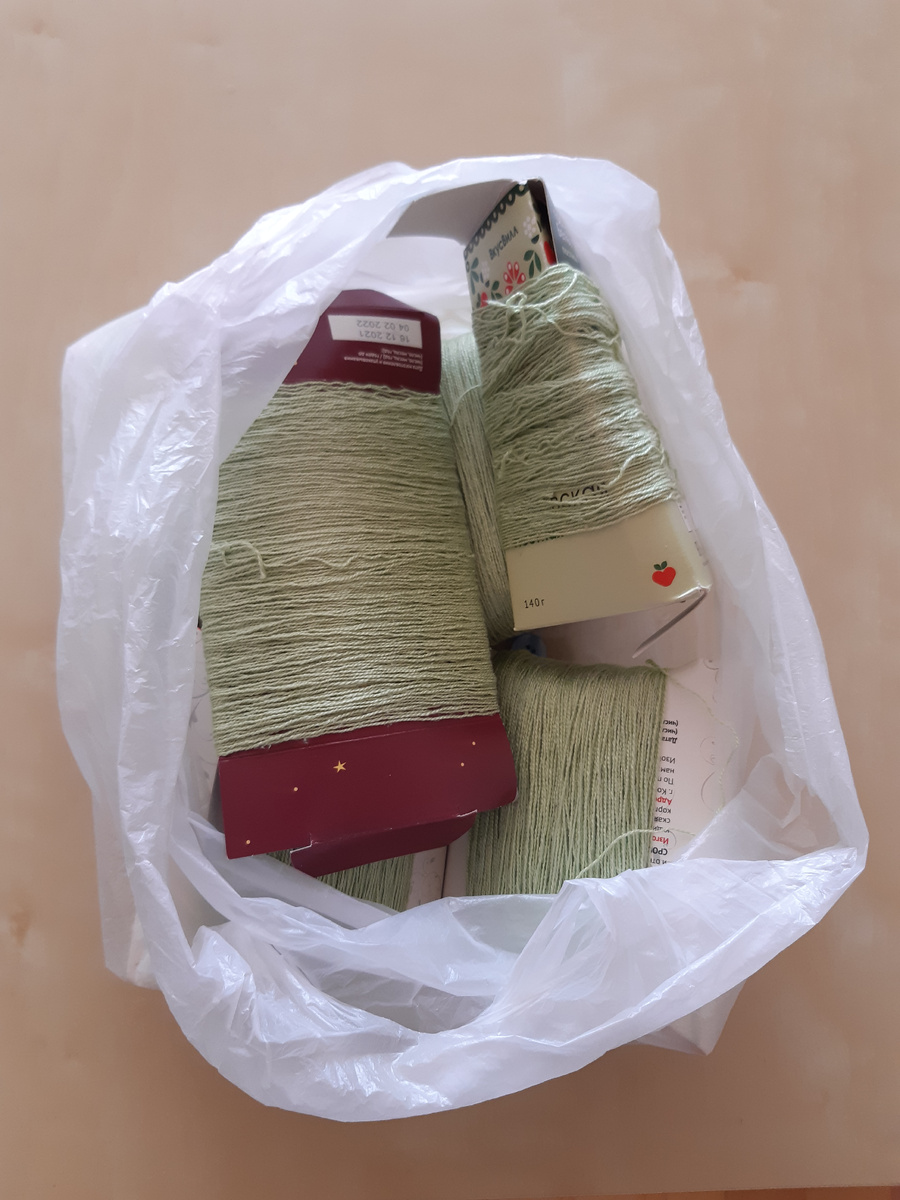 Салатовый ирис