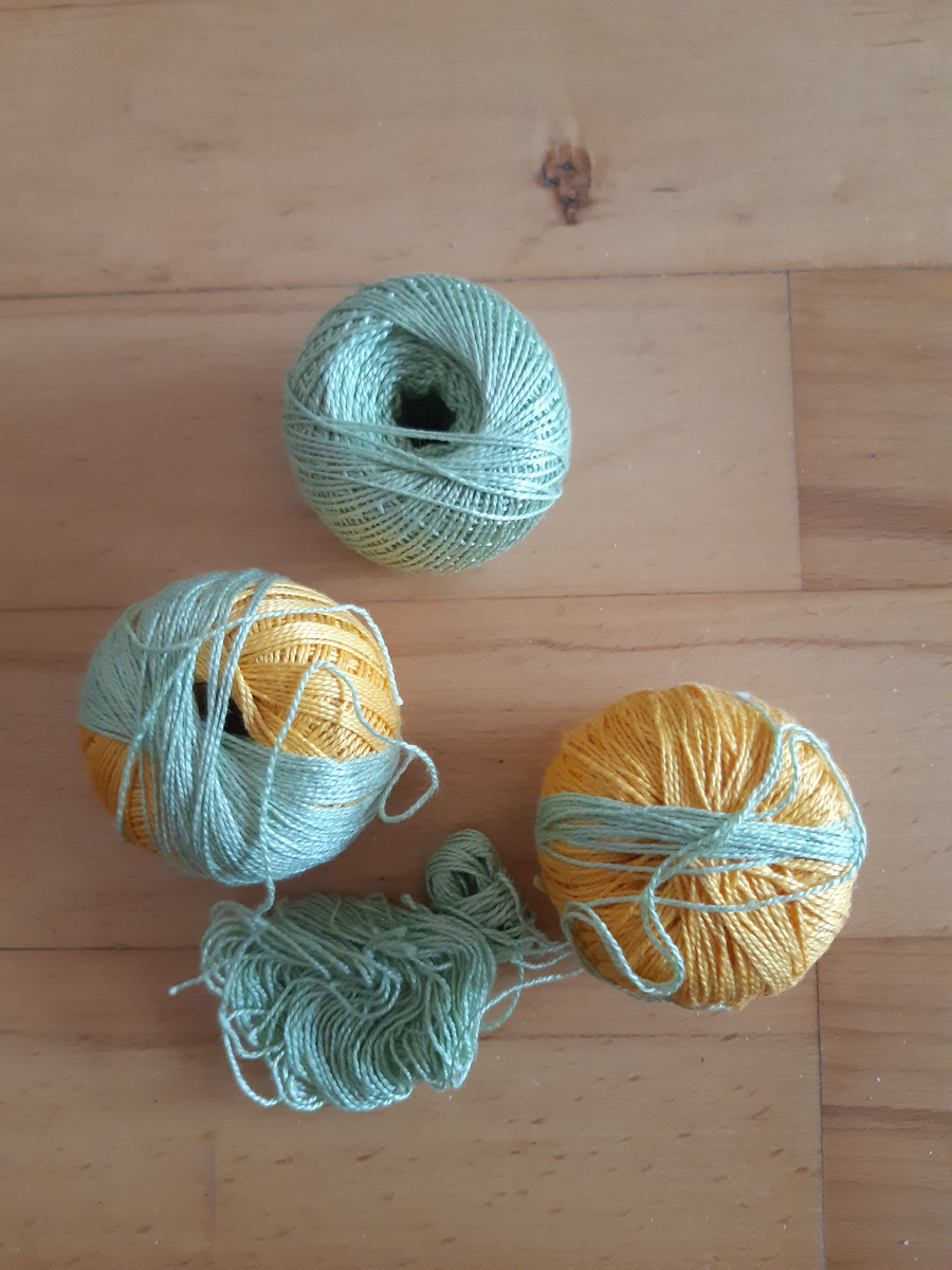 Несколько мотков нового ириса