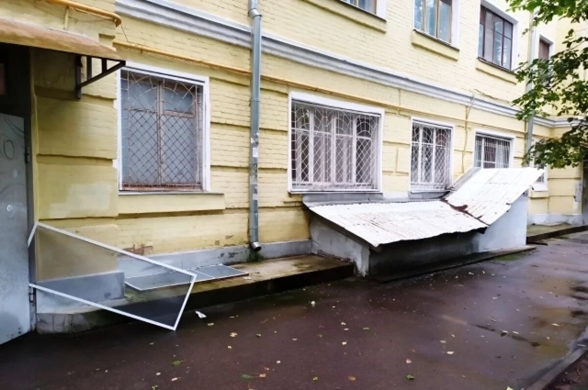    В Твери ребенок выпал из окна третьего этажа