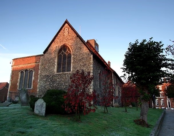 Англиканская церковь Святого Дунстана в Кентербери, графство Кент, где покоятся останки лорда-канцлера Генриха VIII, подала заявку на эксгумацию и помещение останков в усыпальницу.