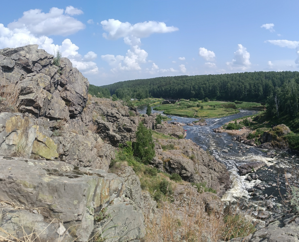 Уральские горы. Фотография автора, июнь 2025 года. 