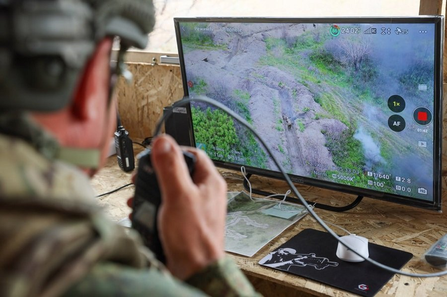 Военнослужащий во время подготовки штурмовых групп мотострелковых подразделений - Фото: Дмитрий Ягодкин/ТАСС