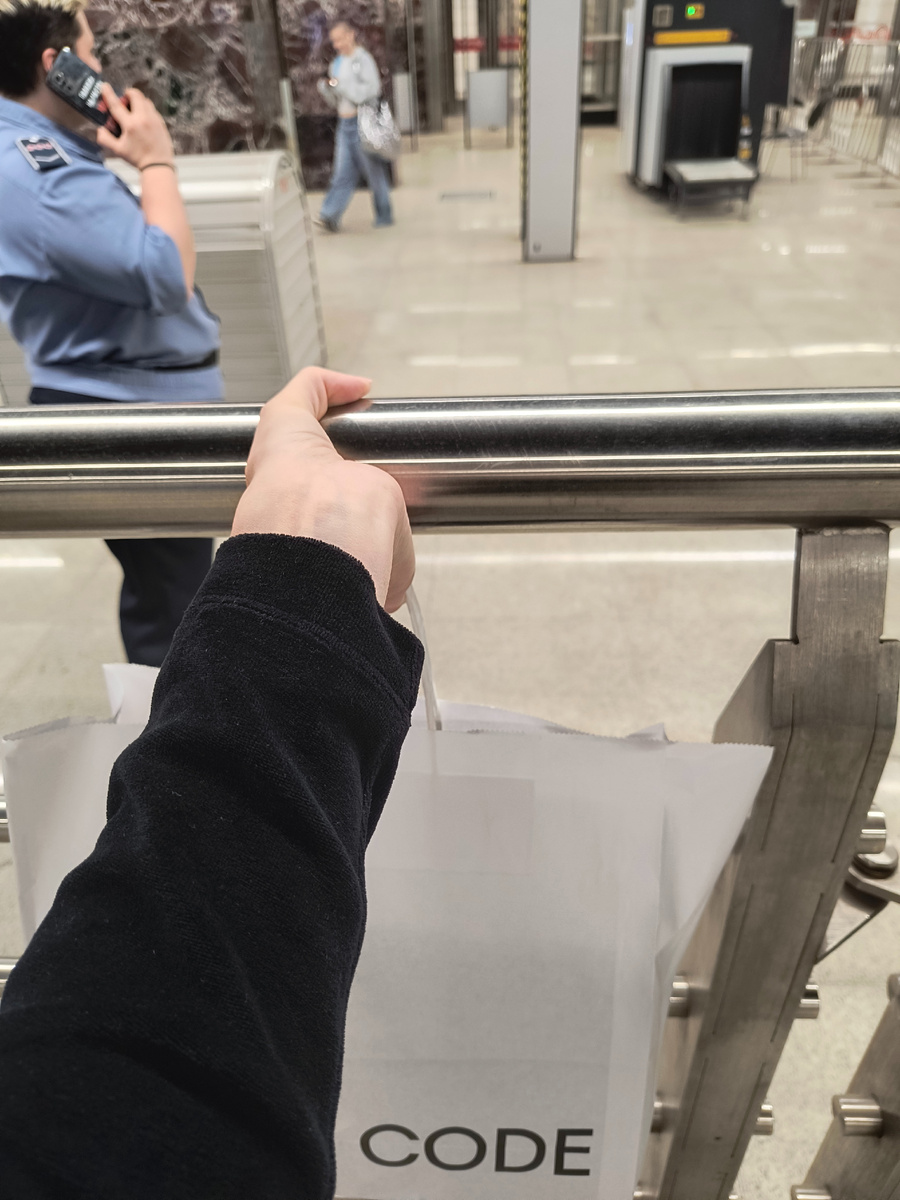 Пришлось тащиться, отдавать, регистрировать. И я постоянно попадаю в такие ситуации. И в момент, когда не хочу этим заниматься. Когда мне лень и не хочется.