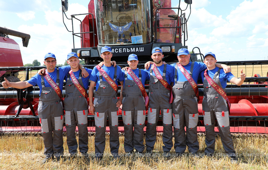    В добрый путь, хлеборобы: на Копыльщине "Зажинки" дали старт уборочной-2025
