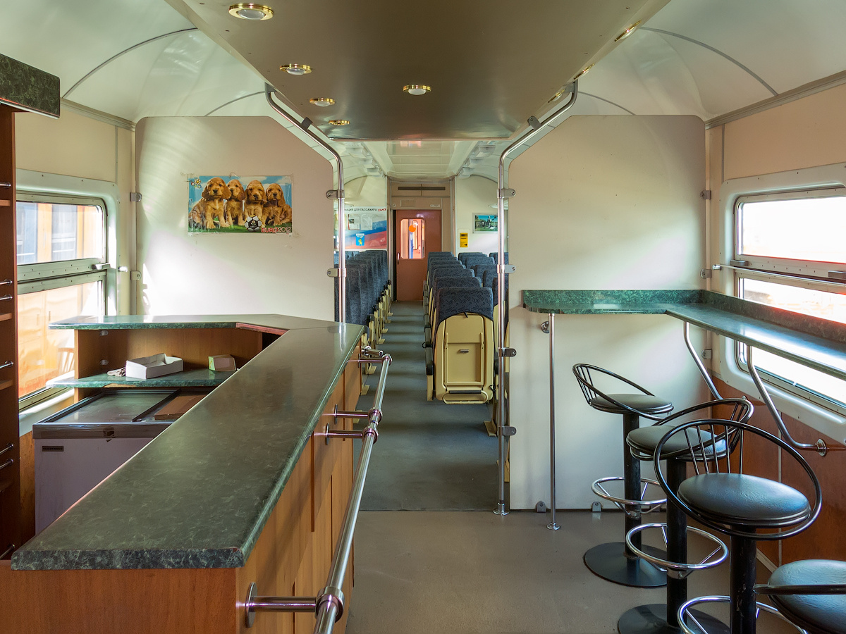 Вагон-бар электропоезда ЭД4МК, а ведь они использовались для пригородных перевозок!