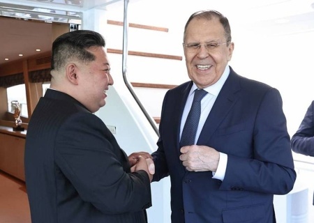    В Северной Корее Сергей Лавров и Ким Чен Ын провели встречу на яхте