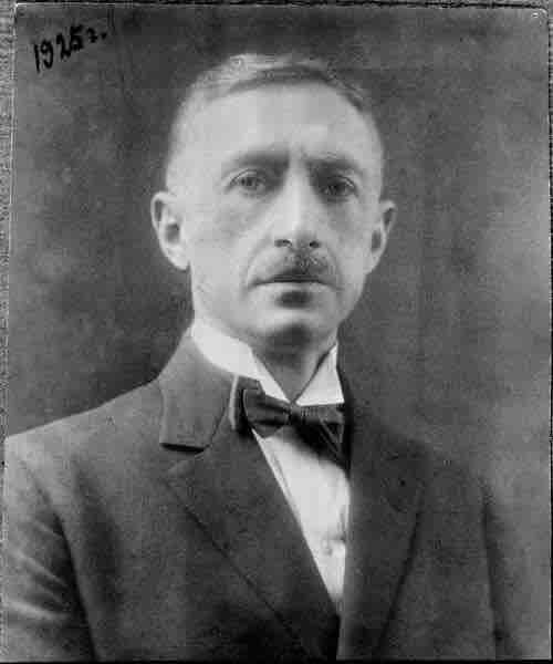 Портрет писателя в то время, когда из дневников получались "Окаянные дни"