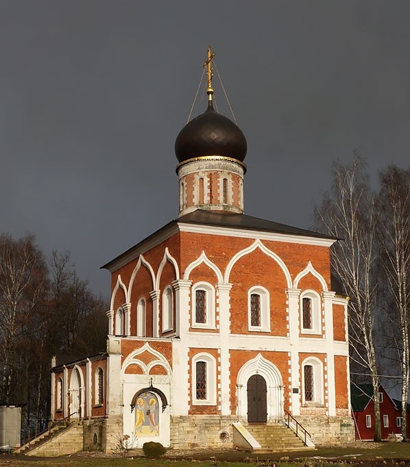 Свидетель эпохи Староникольский собор в Можайске.