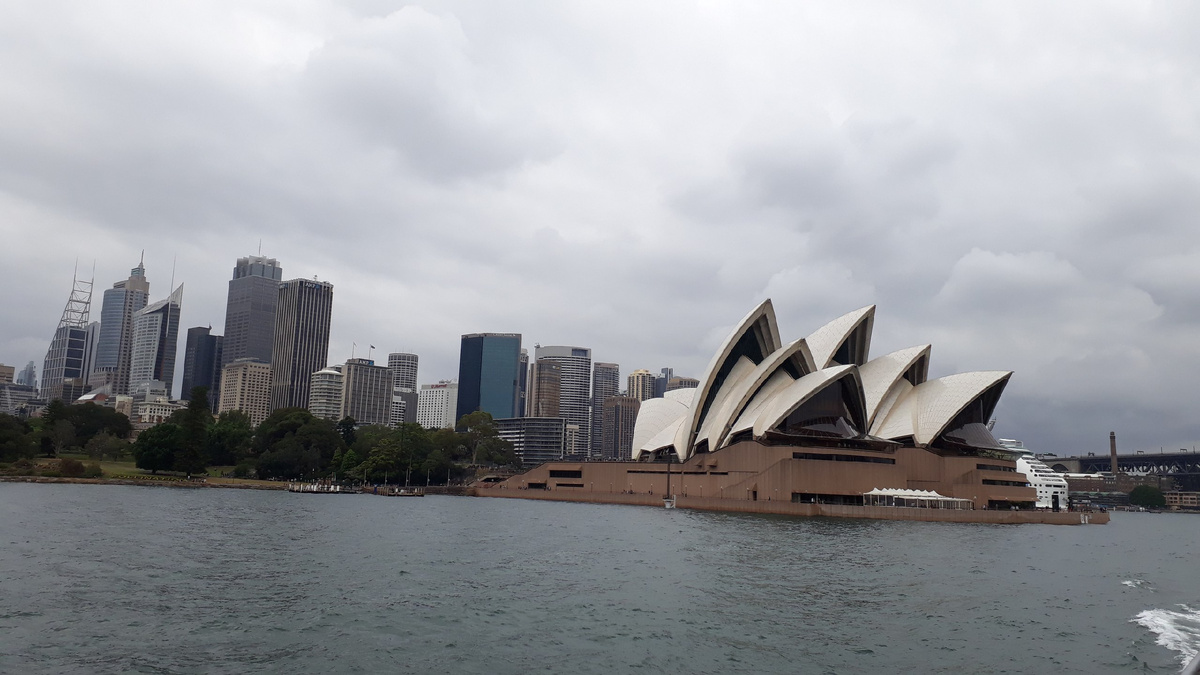 С этого ракурса Сиднейская опера выглядит немного не так, как на известных картинках.