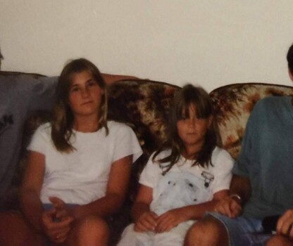 Алиса со своей сестрой