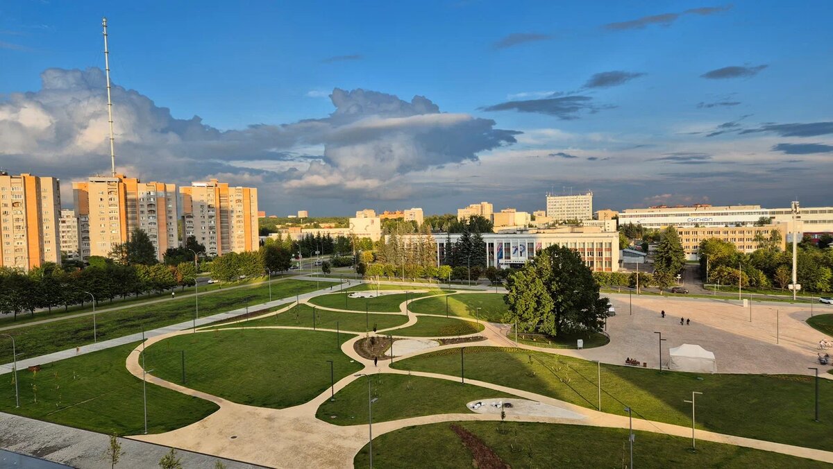 Площадь у Дома учёных в Обнинске